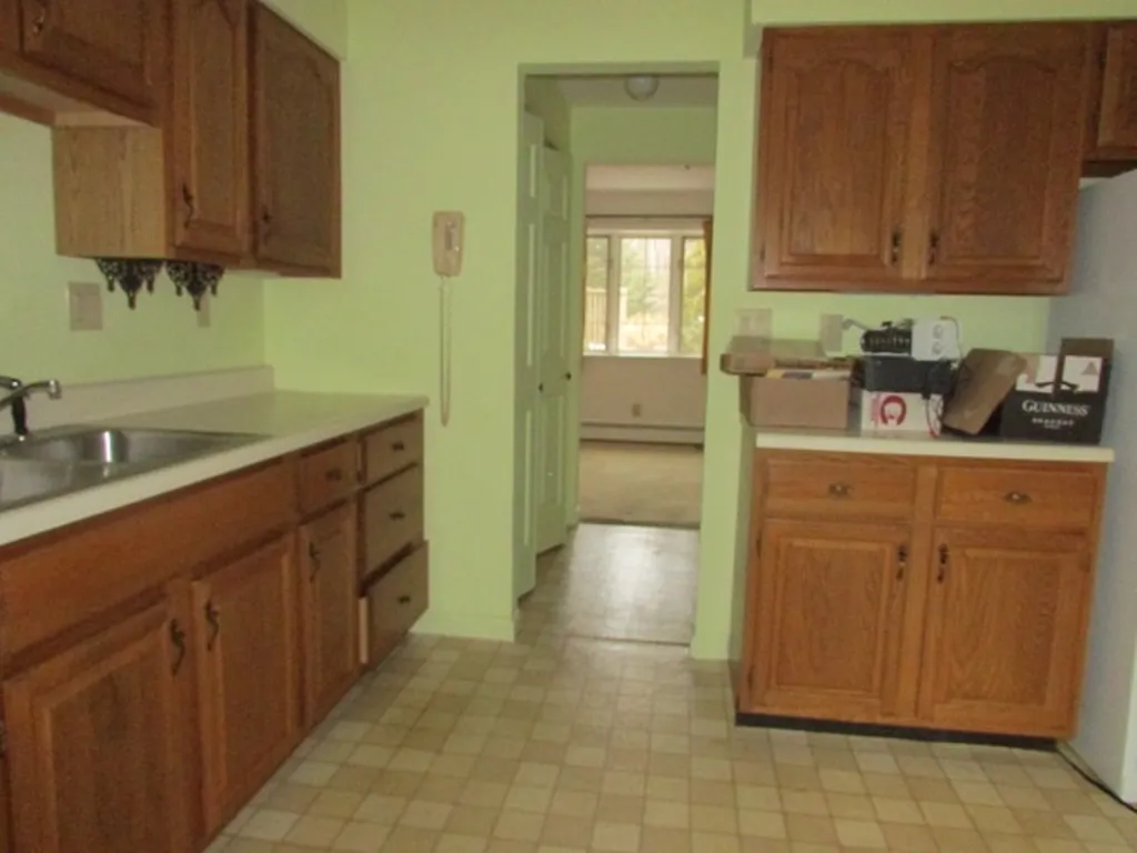 28 Windsor Square Laconia NH 03246