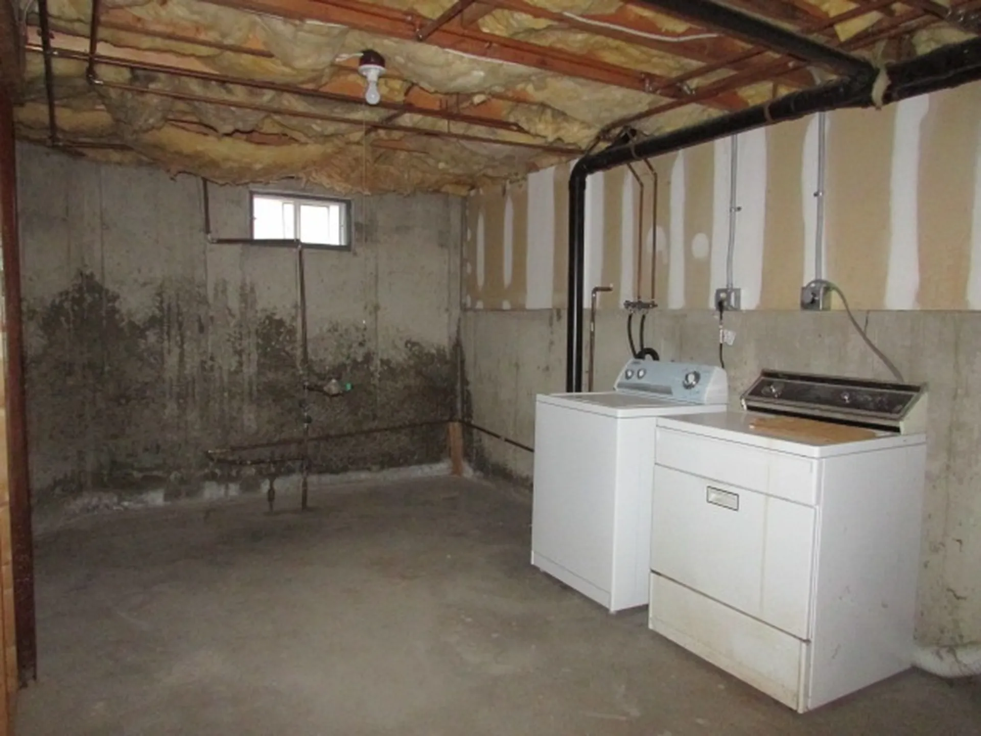 28 Windsor Square Laconia NH 03246