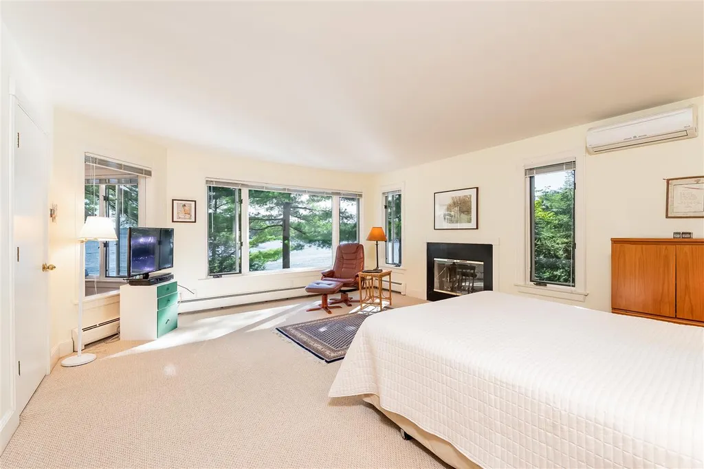 456 Sewall Road Wolfeboro NH 03894