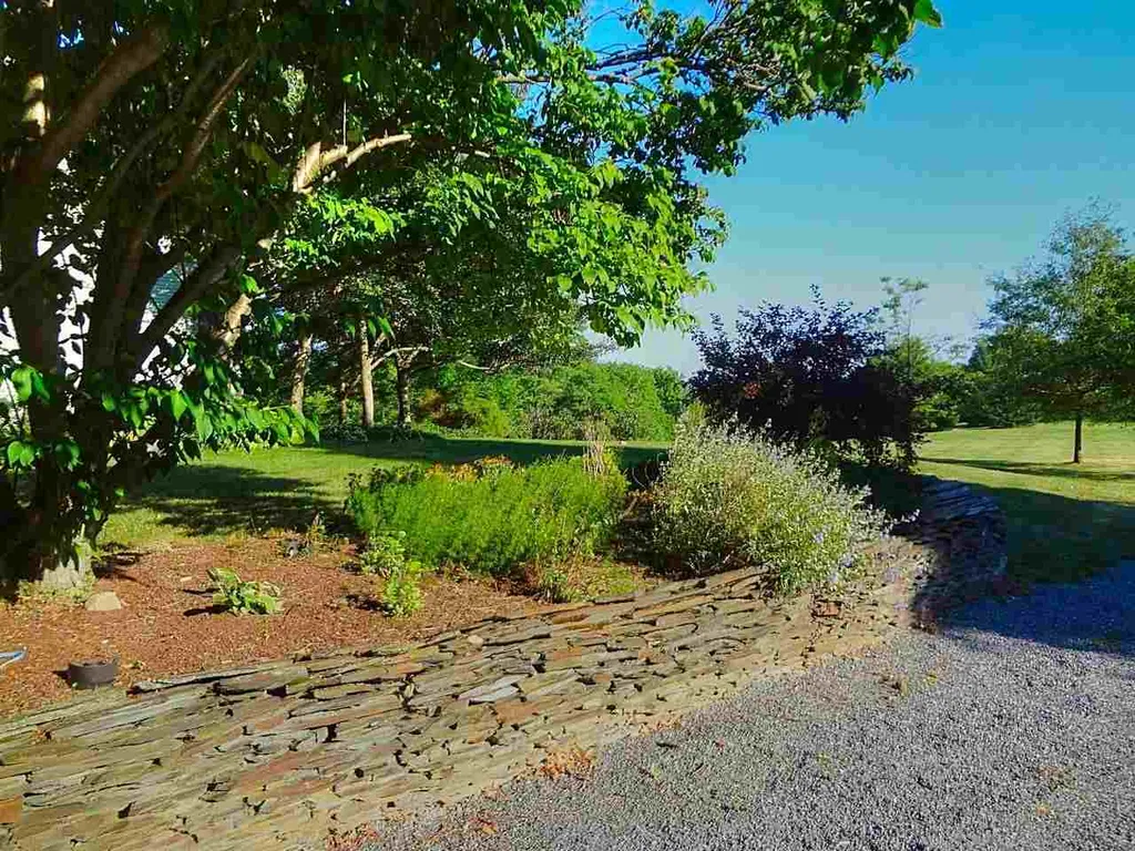 2015 Dorset Street Charlotte VT 05445