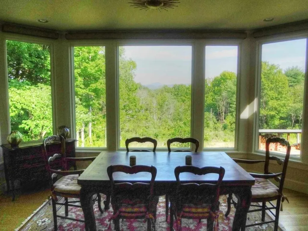 2015 Dorset Street Charlotte VT 05445