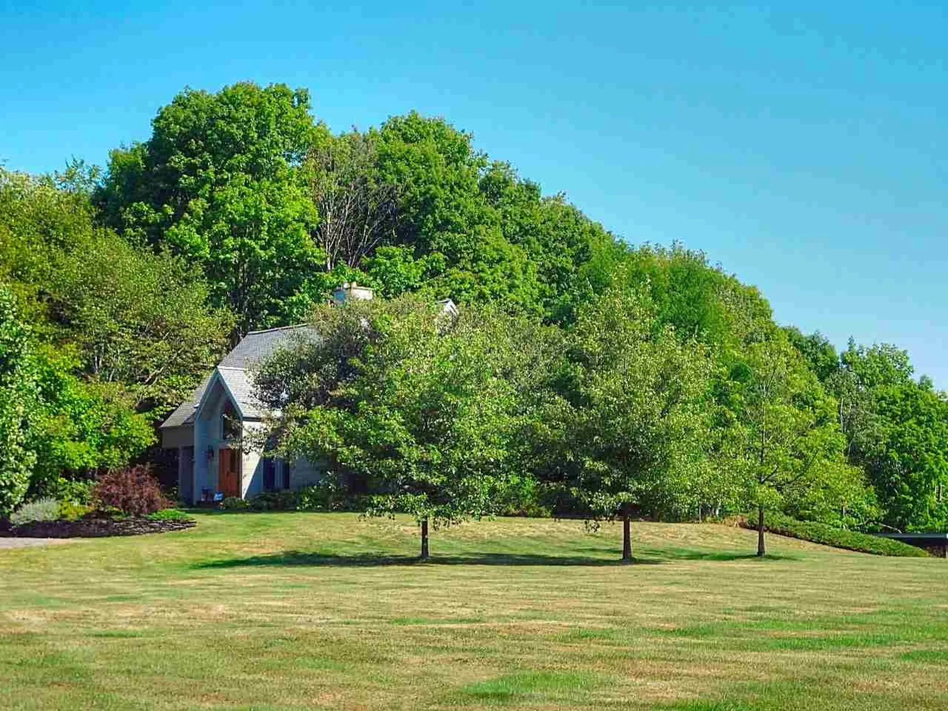 2015 Dorset Street Charlotte VT 05445