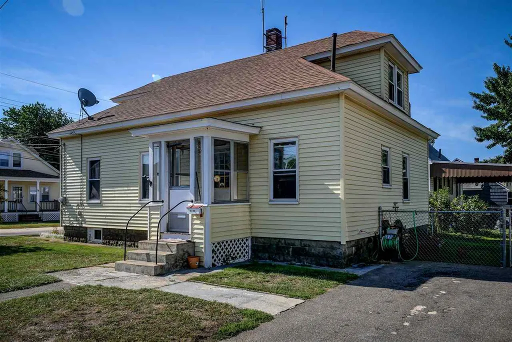 17 New Dunstable Road Nashua NH 03060
