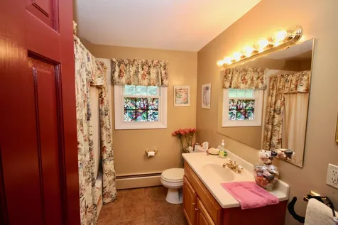8 Meadow Lane Windsor VT 05089