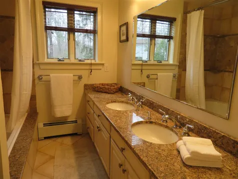 137 Brentwood Road Exeter NH 03833