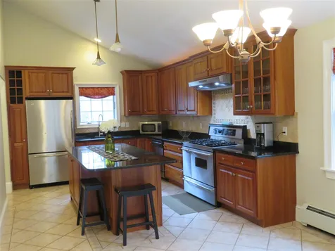 137 Brentwood Road Exeter NH 03833