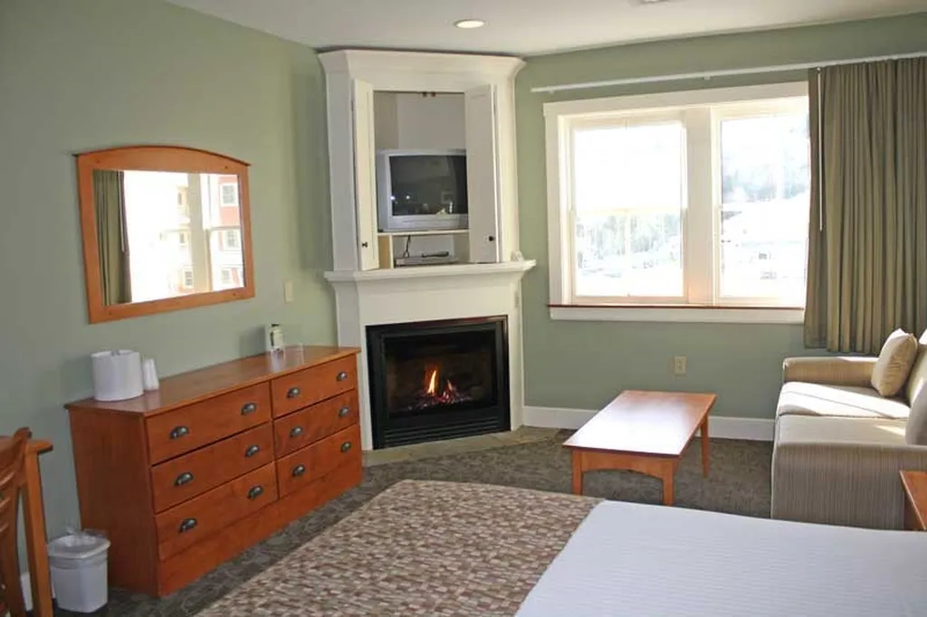 346/348 Qtr. I V Jackson Gore Inn Ludlow VT 05149
