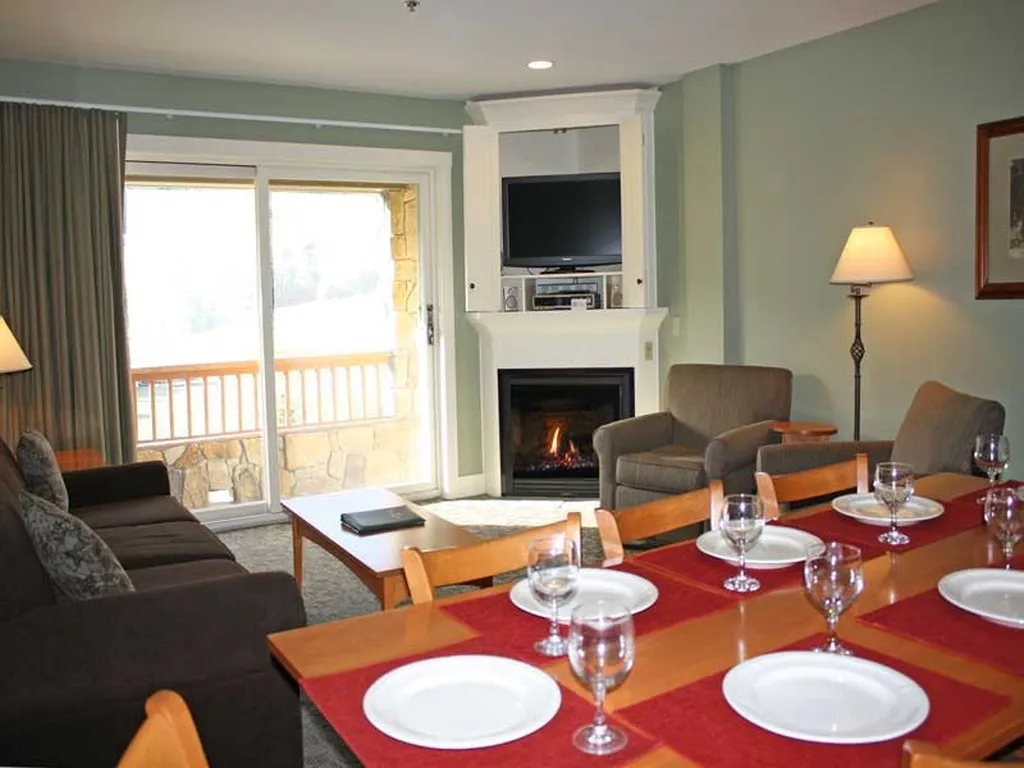 346/348 Qtr. I V Jackson Gore Inn Ludlow VT 05149
