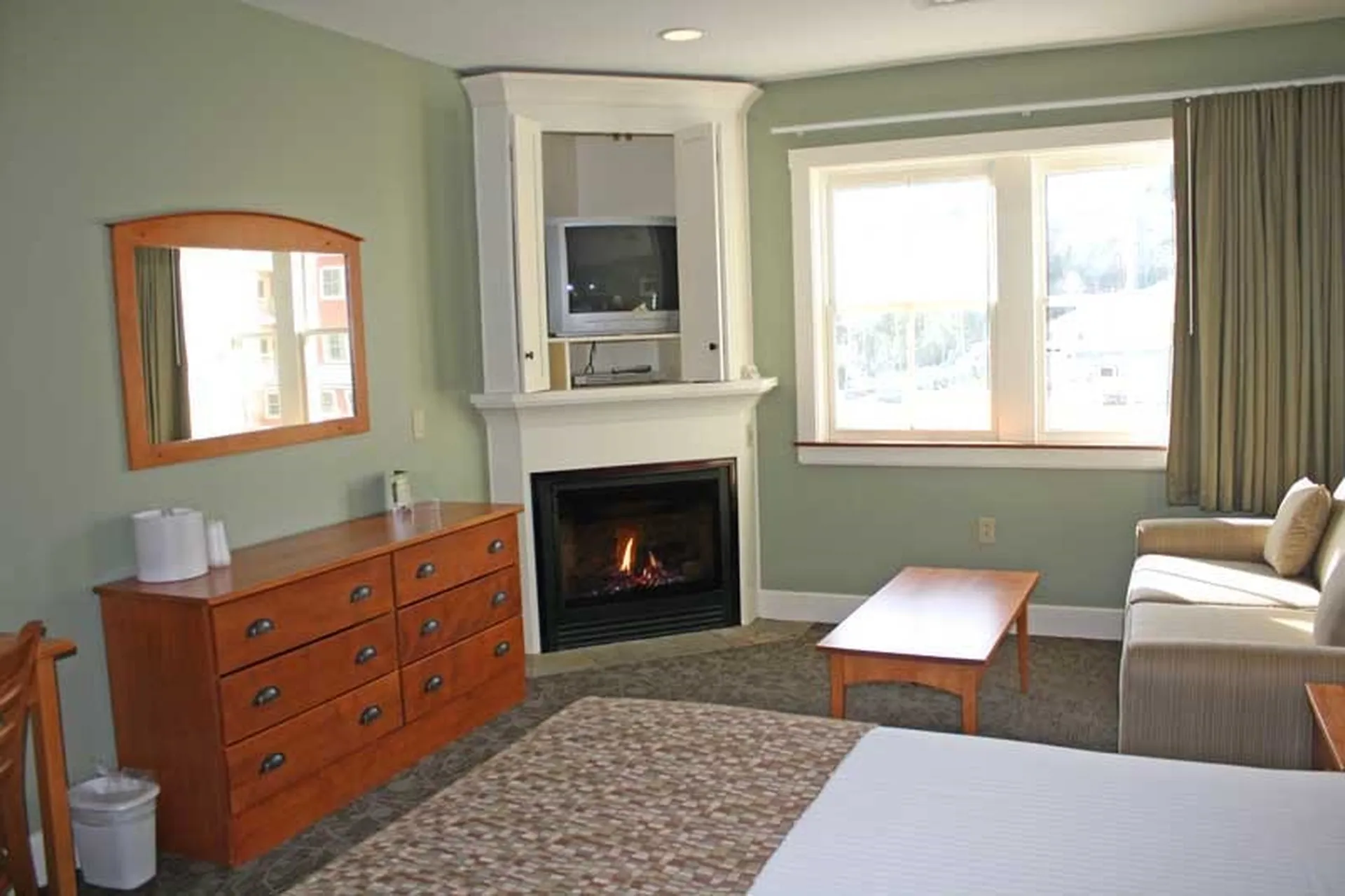 346/348 Qtr. I V Jackson Gore Inn Ludlow VT 05149
