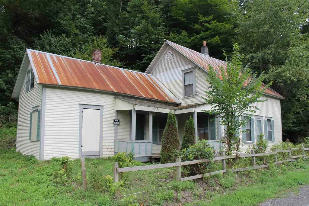 4394 Vt Route 107 Stockbridge VT 05772