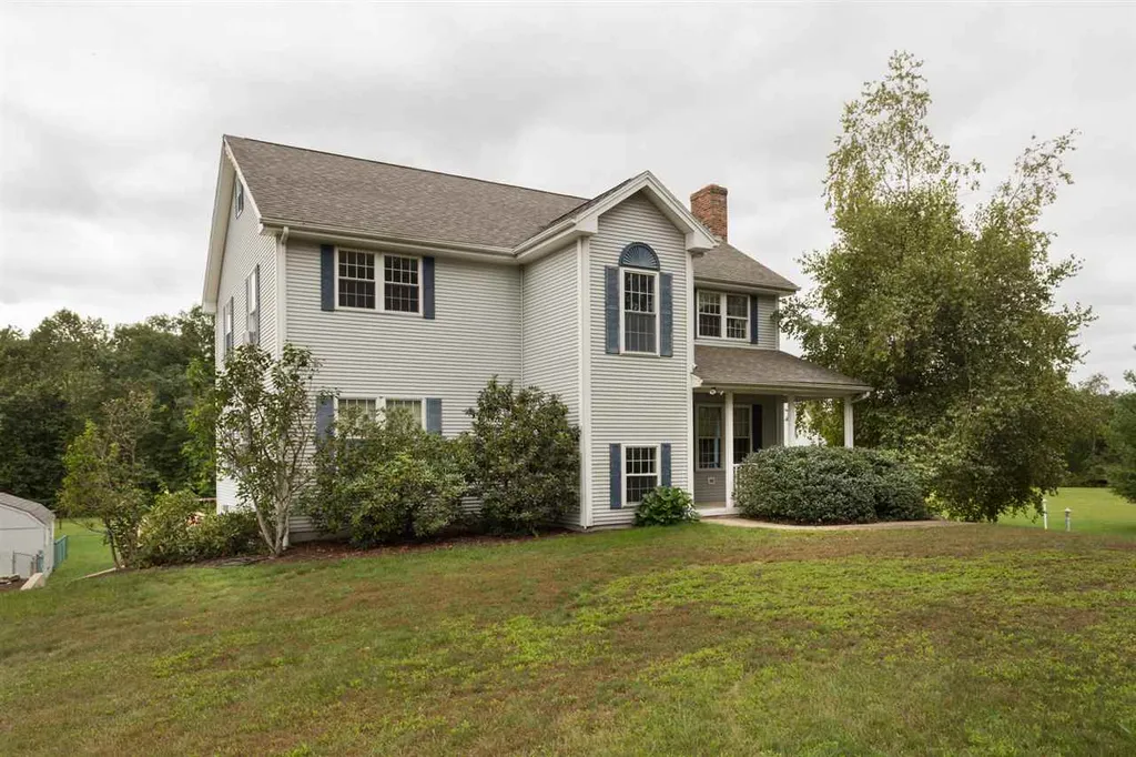 293 Wadleigh Falls Road Newmarket NH 03857