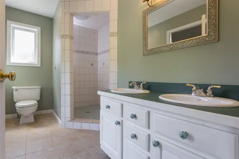 293 Wadleigh Falls Road Newmarket NH 03857