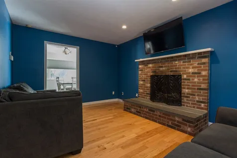 293 Wadleigh Falls Road Newmarket NH 03857