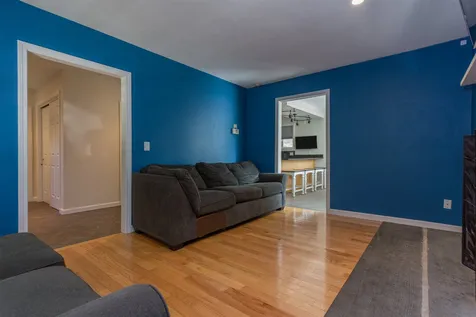 293 Wadleigh Falls Road Newmarket NH 03857