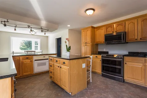 293 Wadleigh Falls Road Newmarket NH 03857
