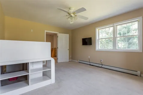 293 Wadleigh Falls Road Newmarket NH 03857