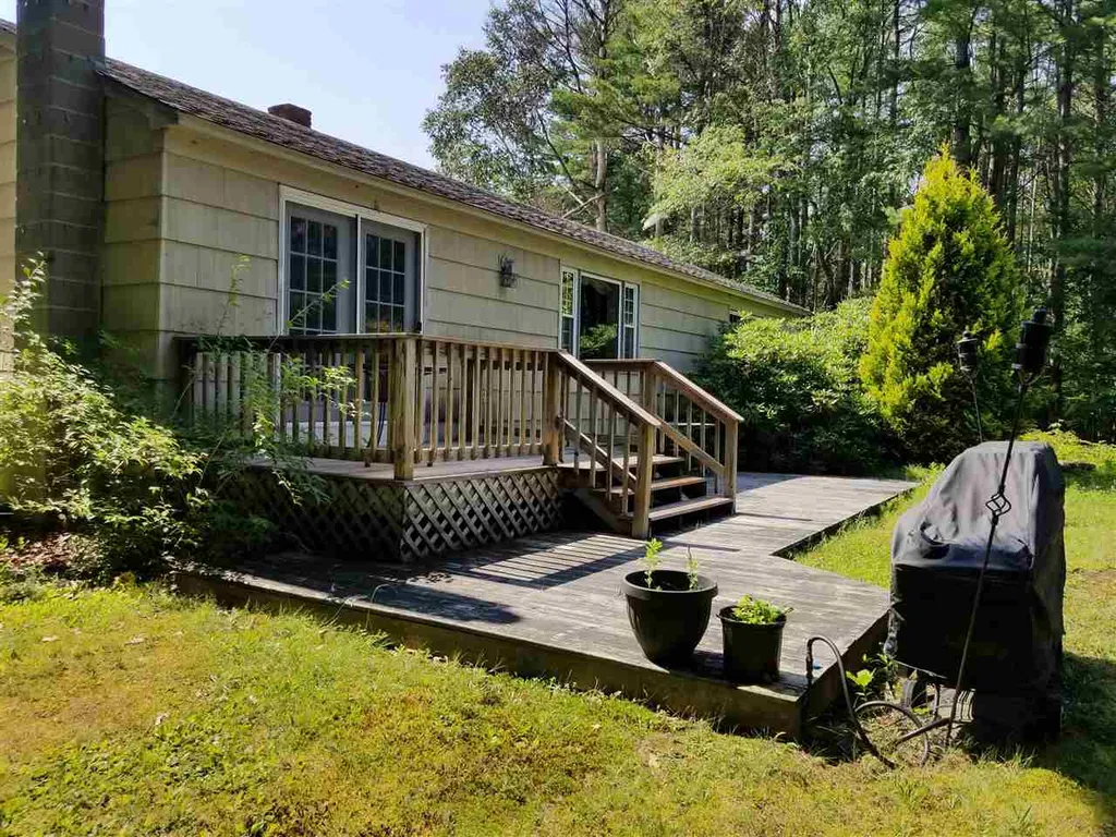 26 Brook Road Sunapee NH 03782