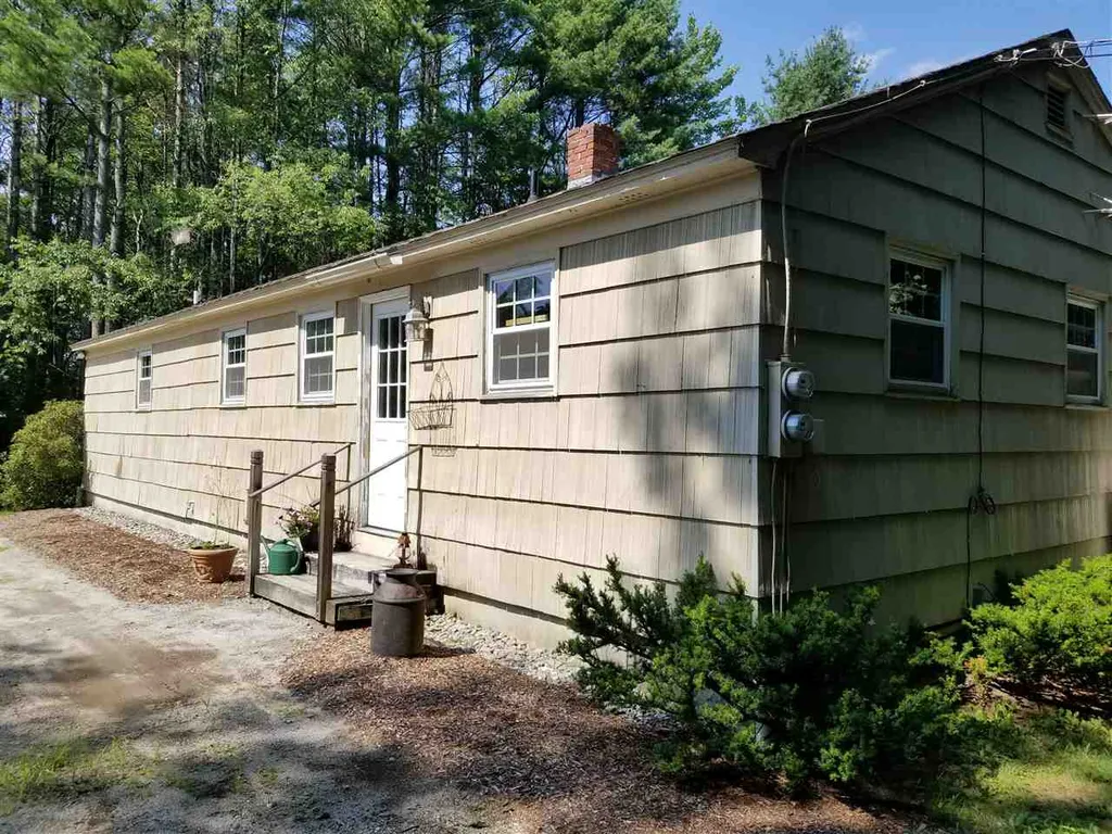 26 Brook Road Sunapee NH 03782