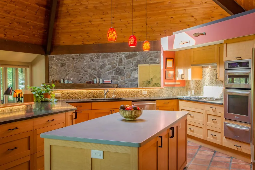 293 Mead Farm Road Hinesburg VT 05461