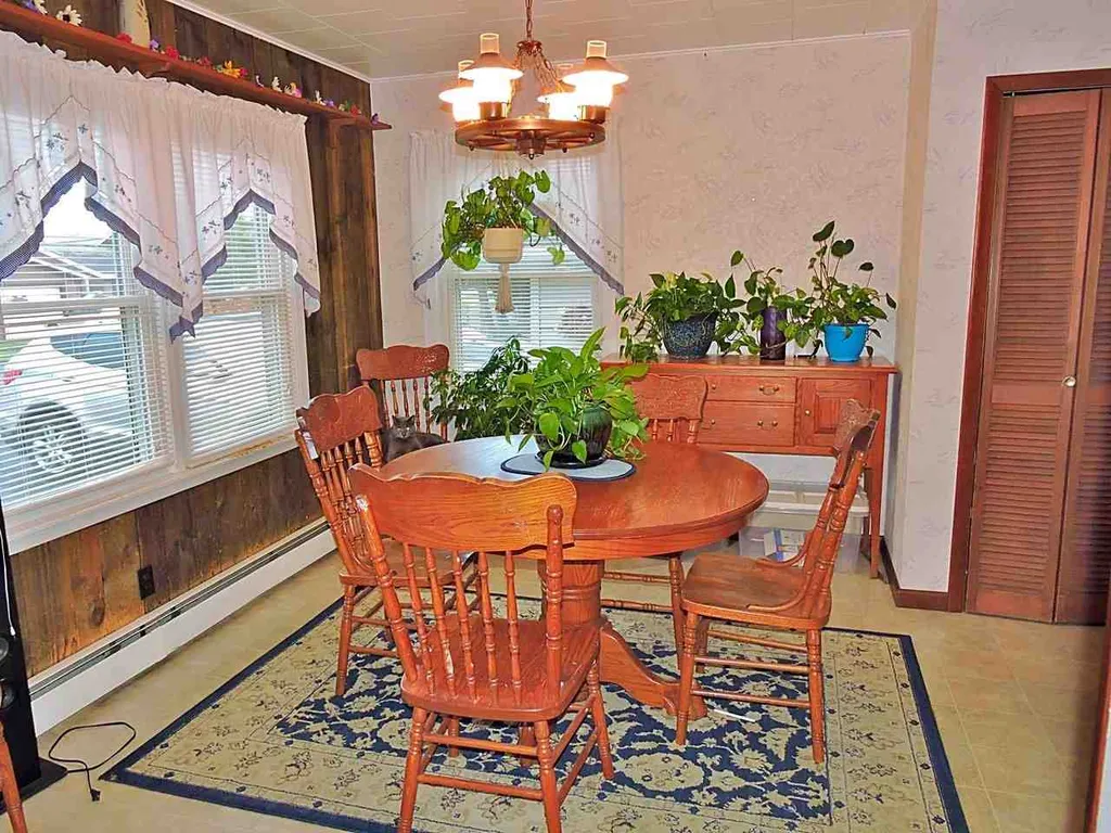 24 Meadow Lane Vergennes VT 05491