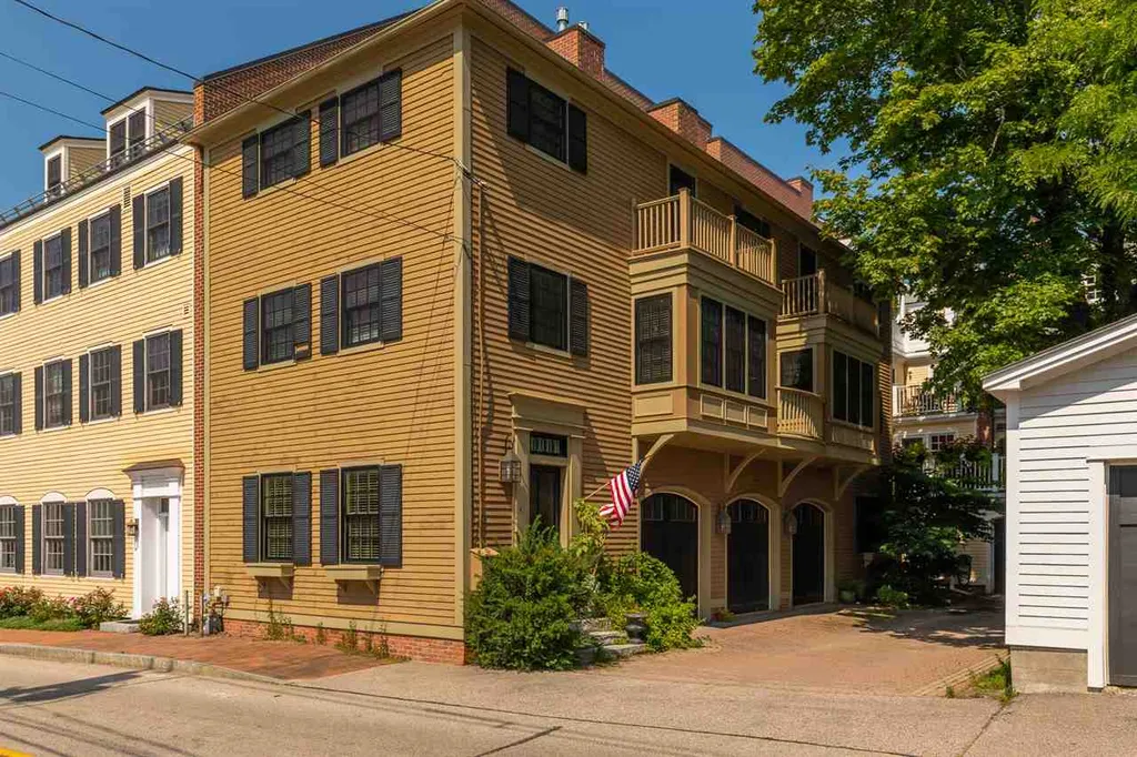 449 Court Street Portsmouth NH 03801