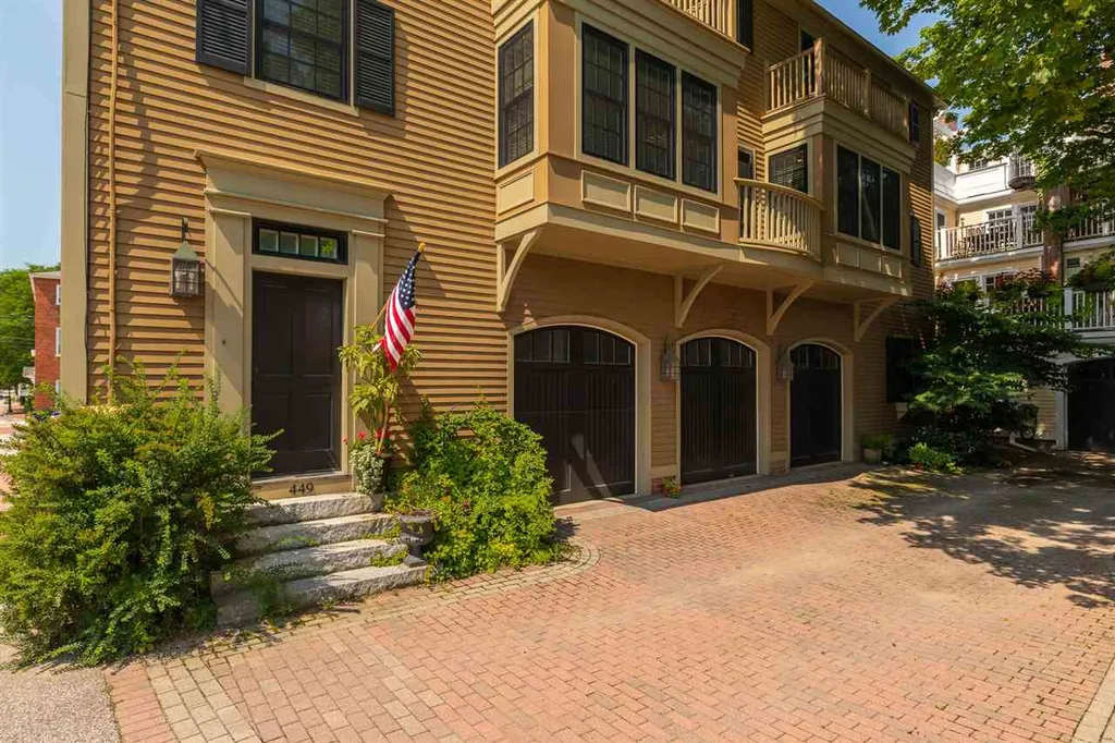 449 Court Street Portsmouth NH 03801