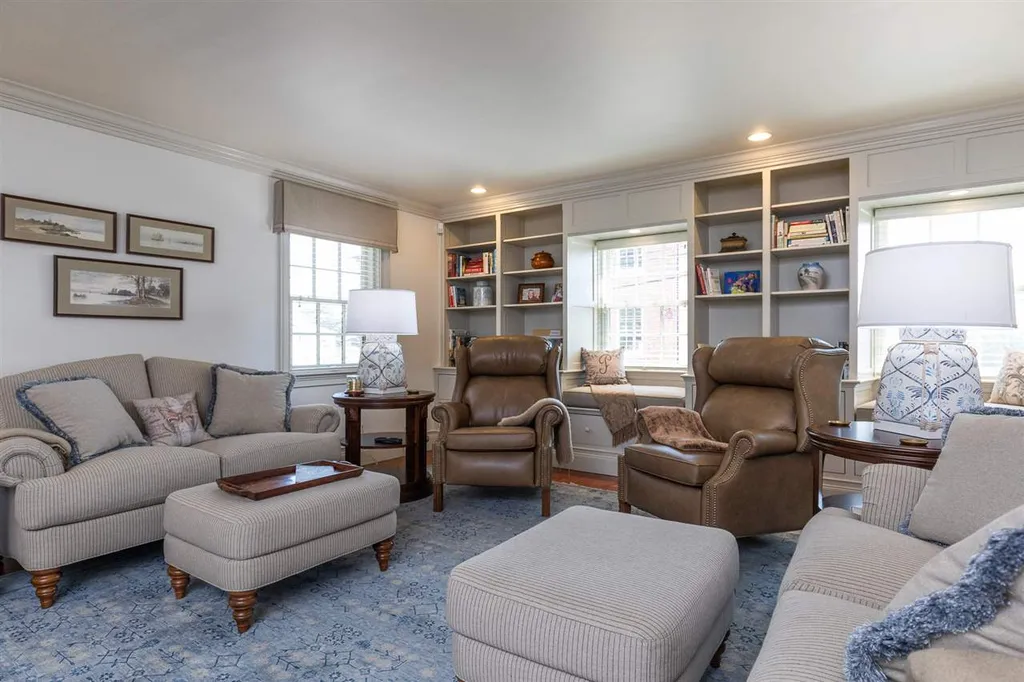 449 Court Street Portsmouth NH 03801