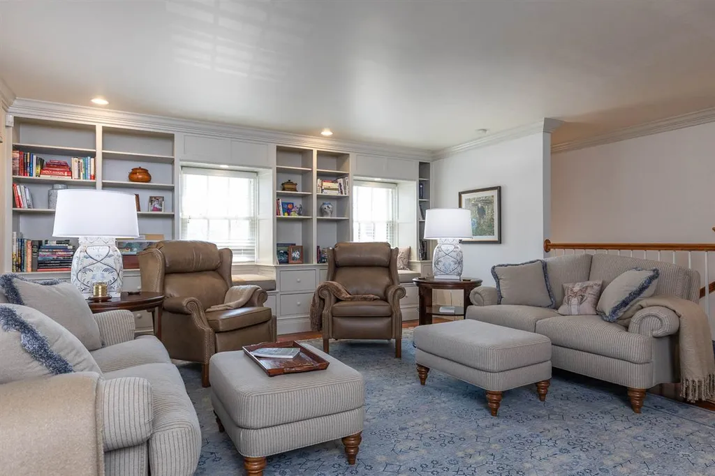 449 Court Street Portsmouth NH 03801