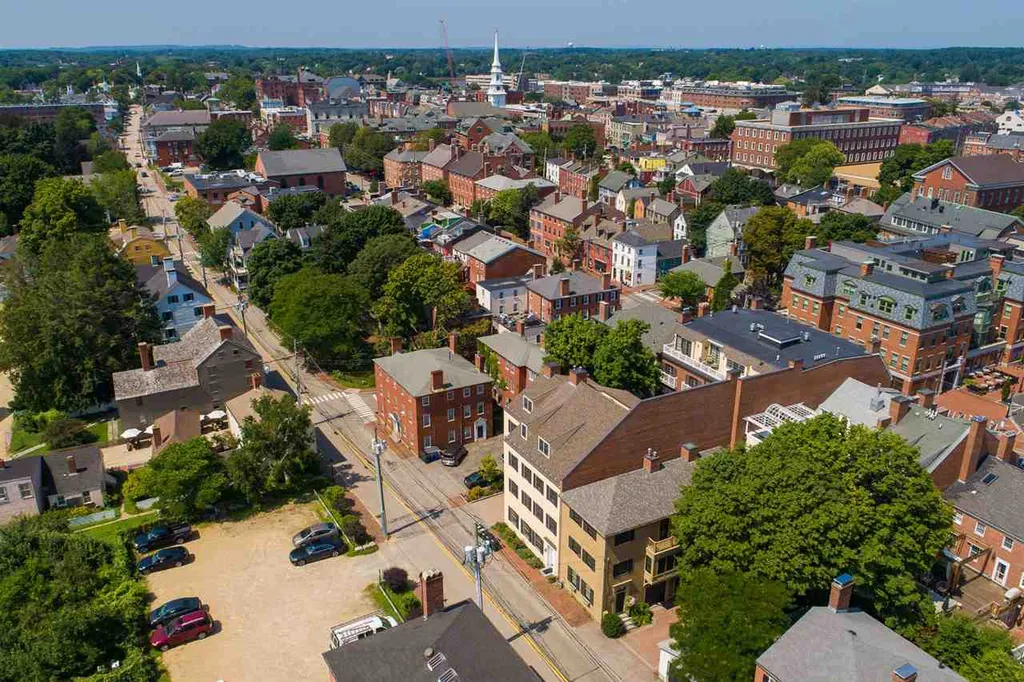 449 Court Street Portsmouth NH 03801