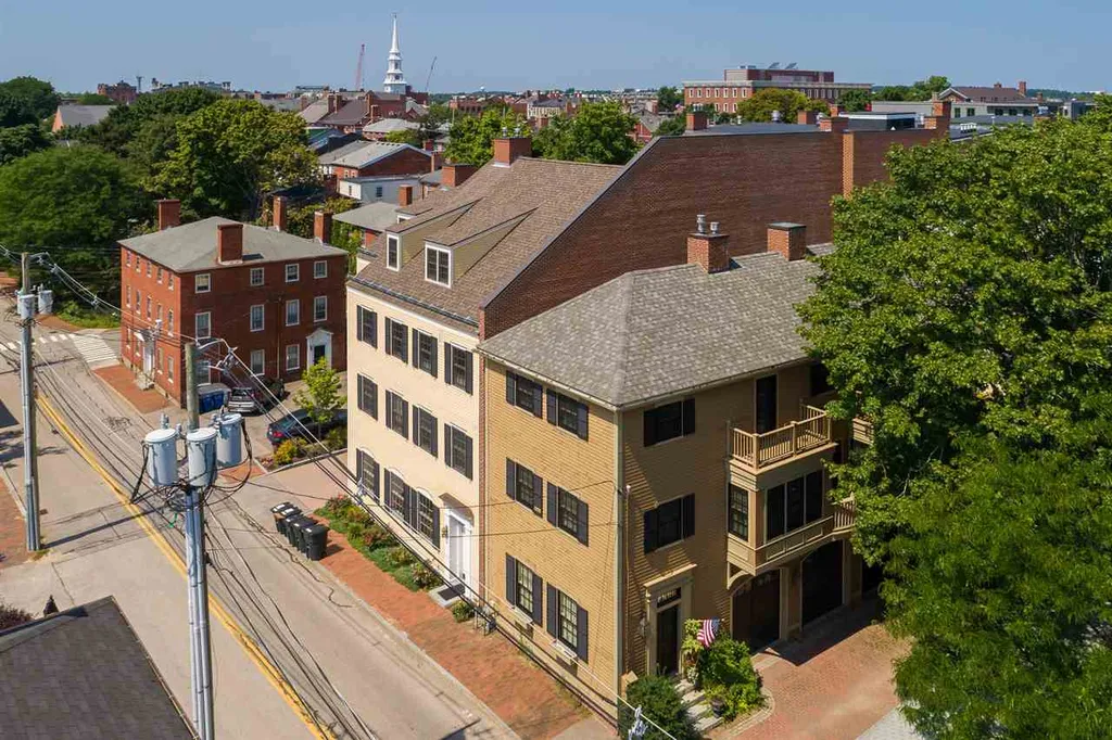 449 Court Street Portsmouth NH 03801