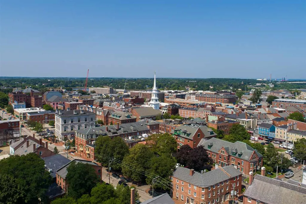 449 Court Street Portsmouth NH 03801