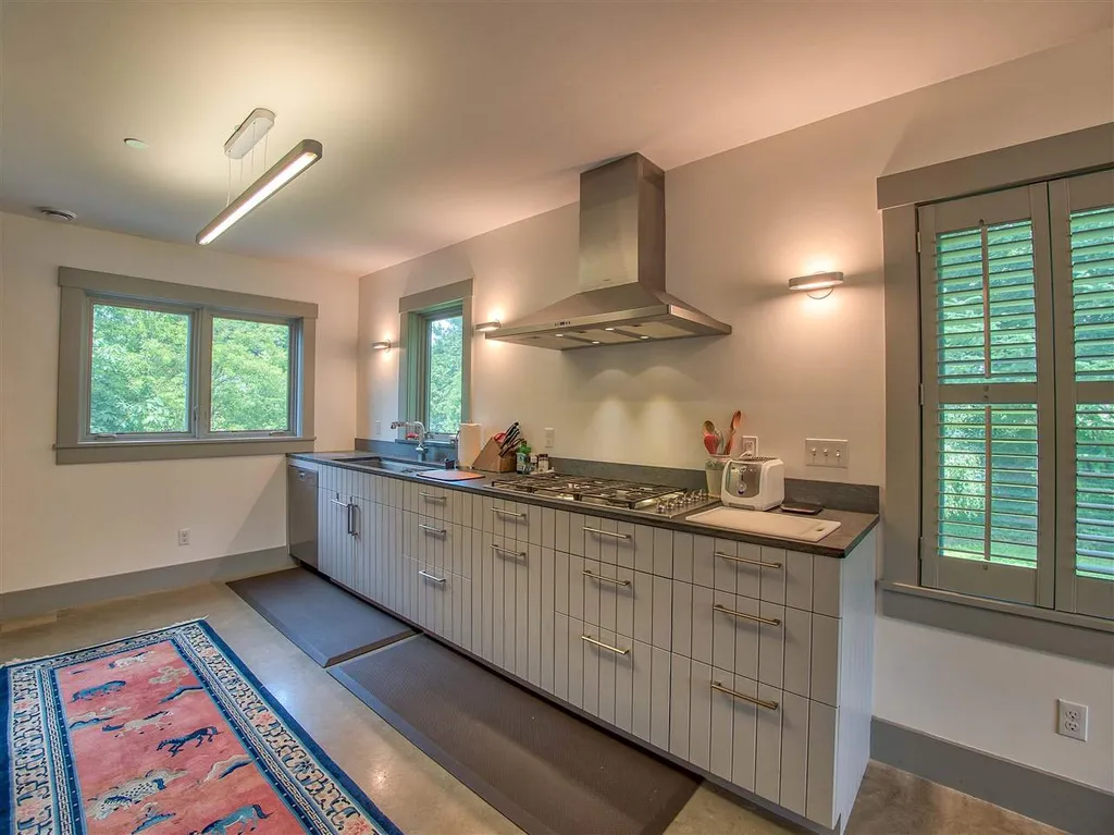 24 Loomis Street Montpelier VT 05602
