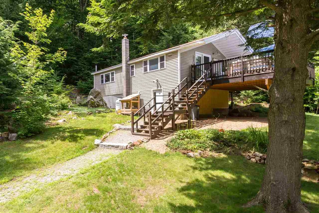 28 Rosewood Avenue Sanbornton NH 03269