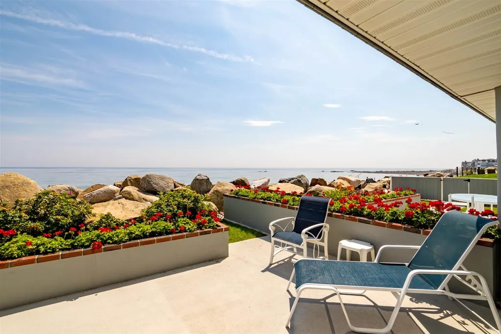 1044 Ocean Boulevard Hampton NH 03842