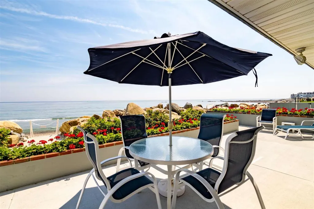 1044 Ocean Boulevard Hampton NH 03842
