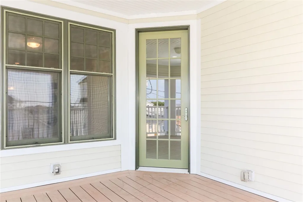 22 K Street Hampton NH 03842