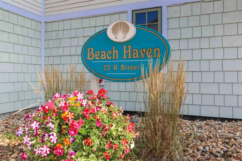 22 K Street Hampton NH 03842