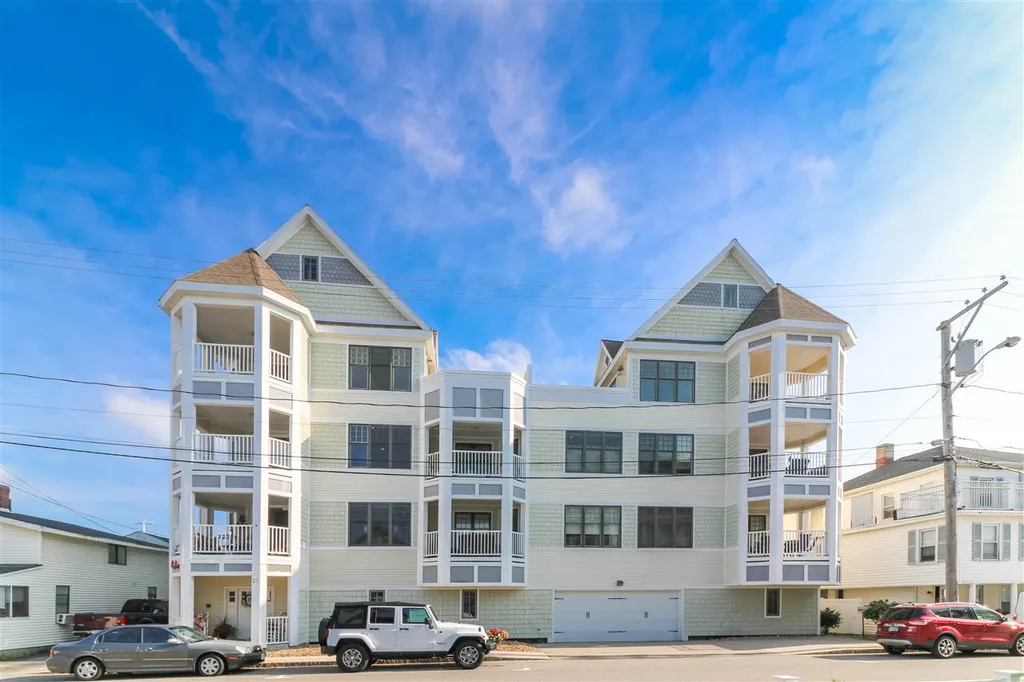 22 K Street Hampton NH 03842
