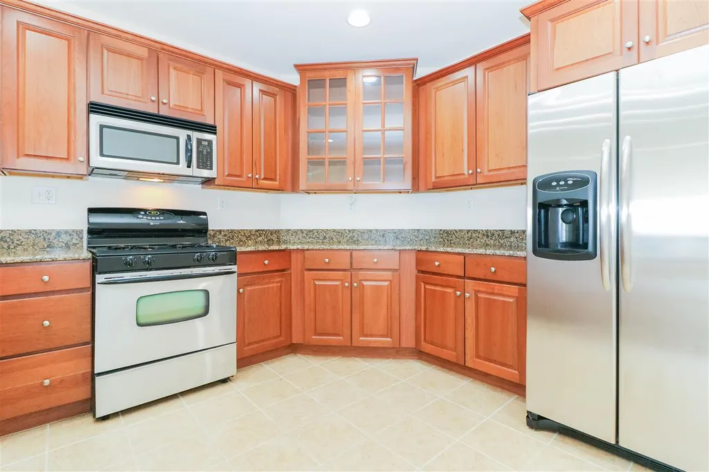 22 K Street Hampton NH 03842