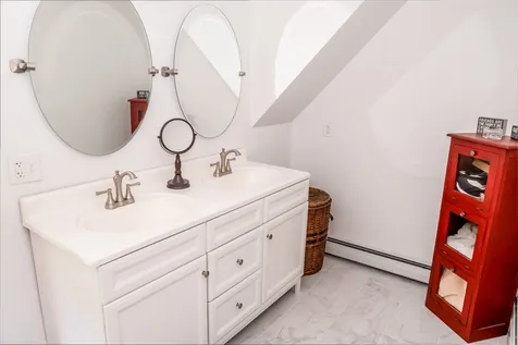 90 Longmarsh Road Durham NH 03824