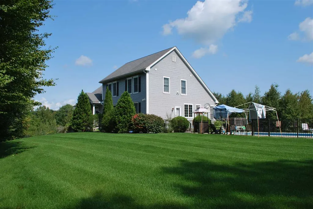 83 Flintlock Farm Road Dunbarton NH 03046
