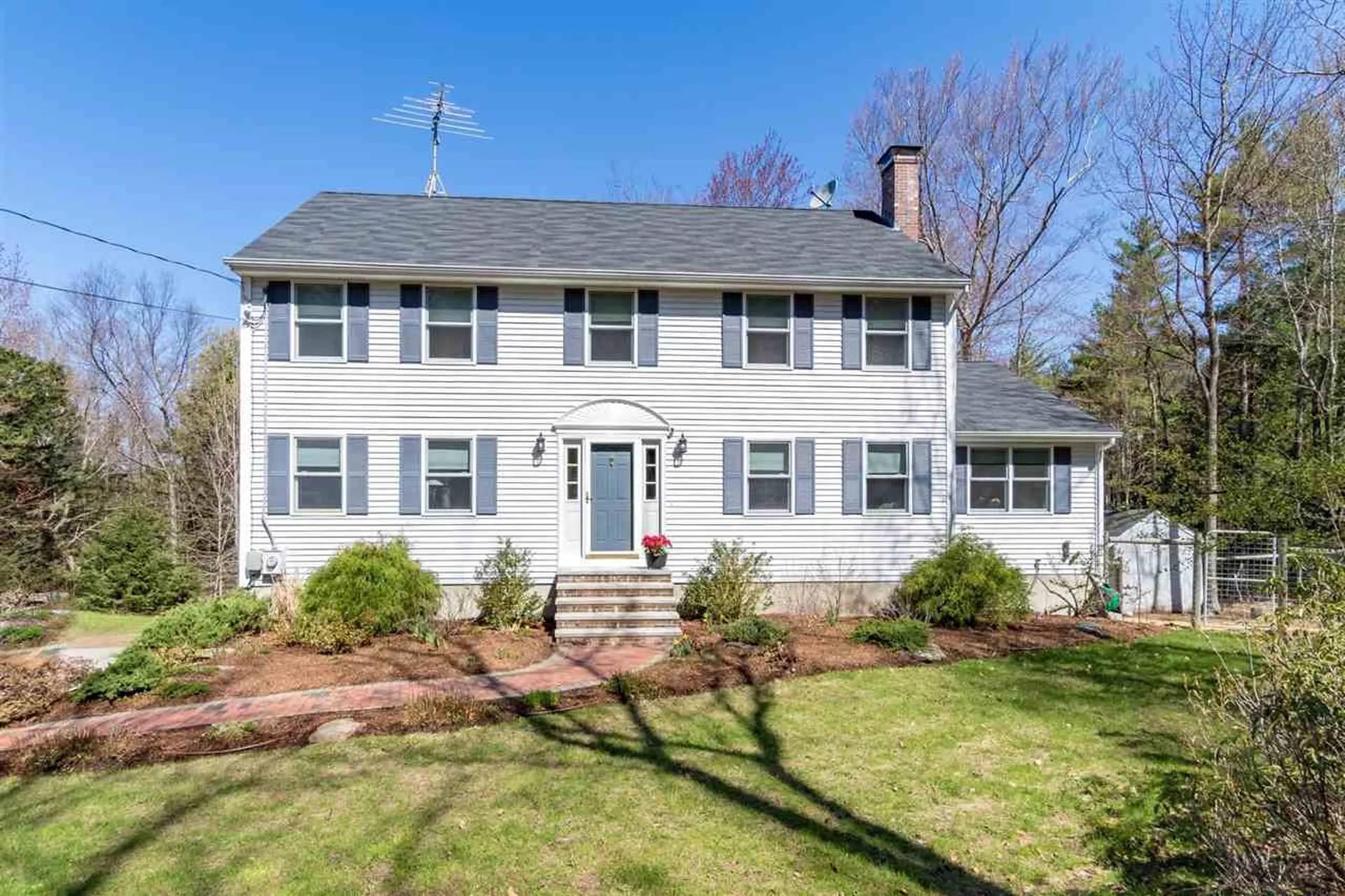 17 Peirce Lane Wilton NH 03086
