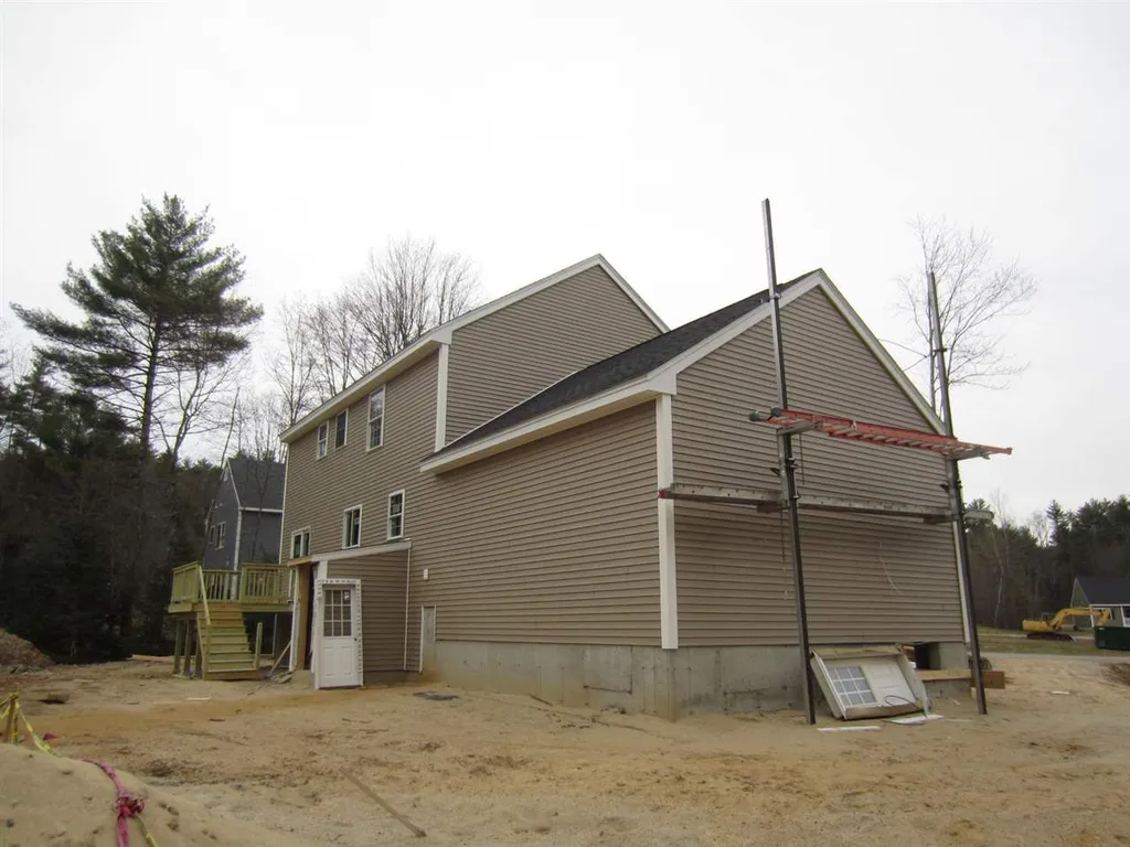44 Memory Lane Loudon NH 03307