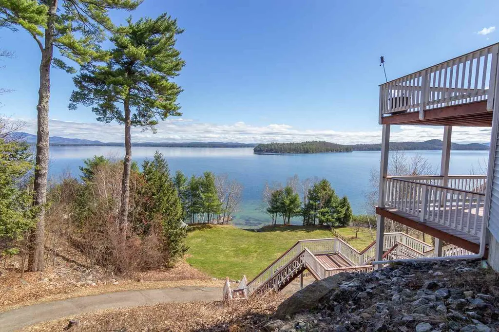 46 Dinsmoor Point Road Gilford NH 03249
