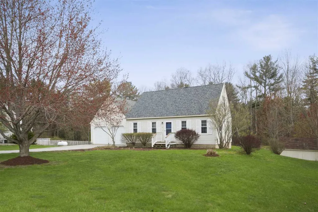37 Donna Drive Pembroke NH 03275