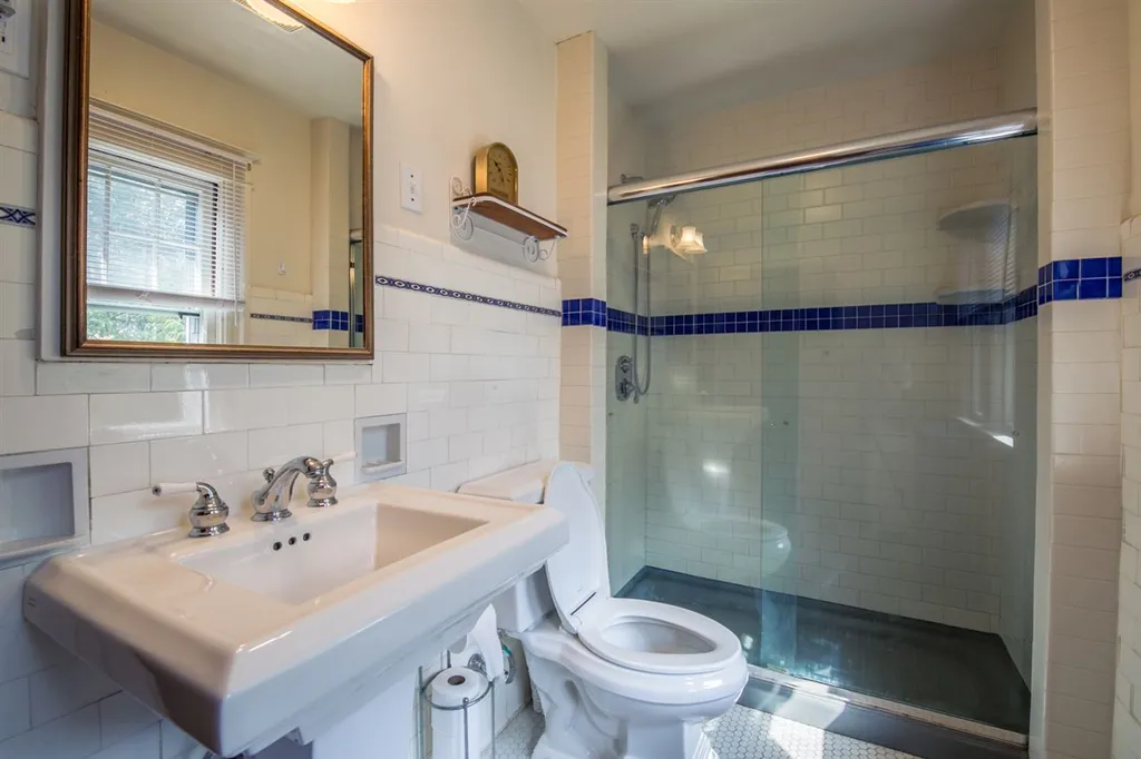 352 South Winooski Avenue Burlington VT 05401