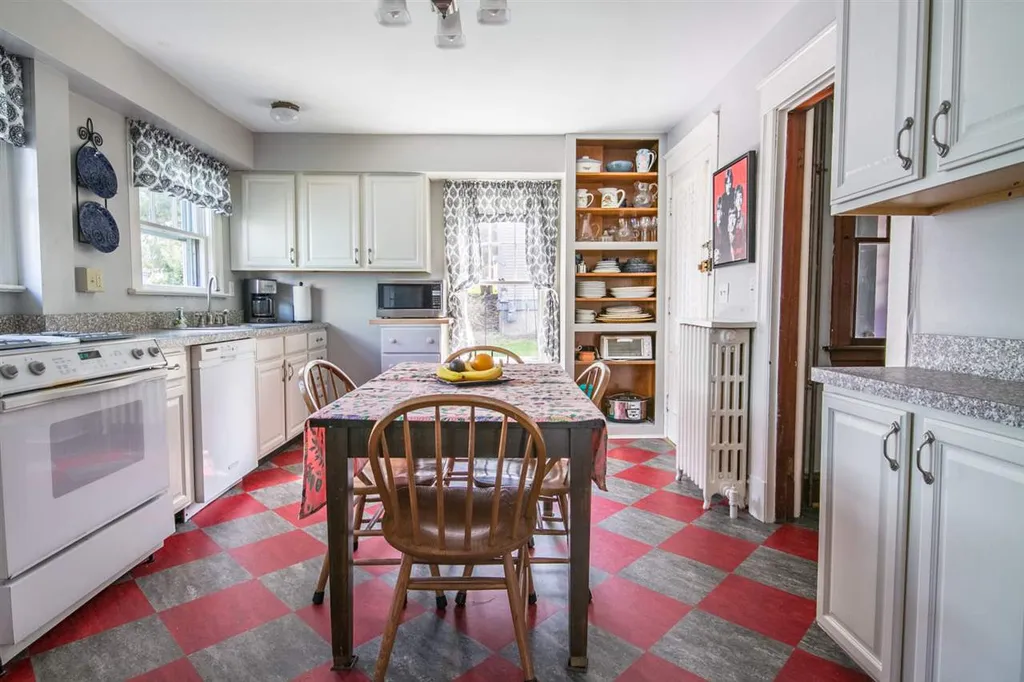 352 South Winooski Avenue Burlington VT 05401