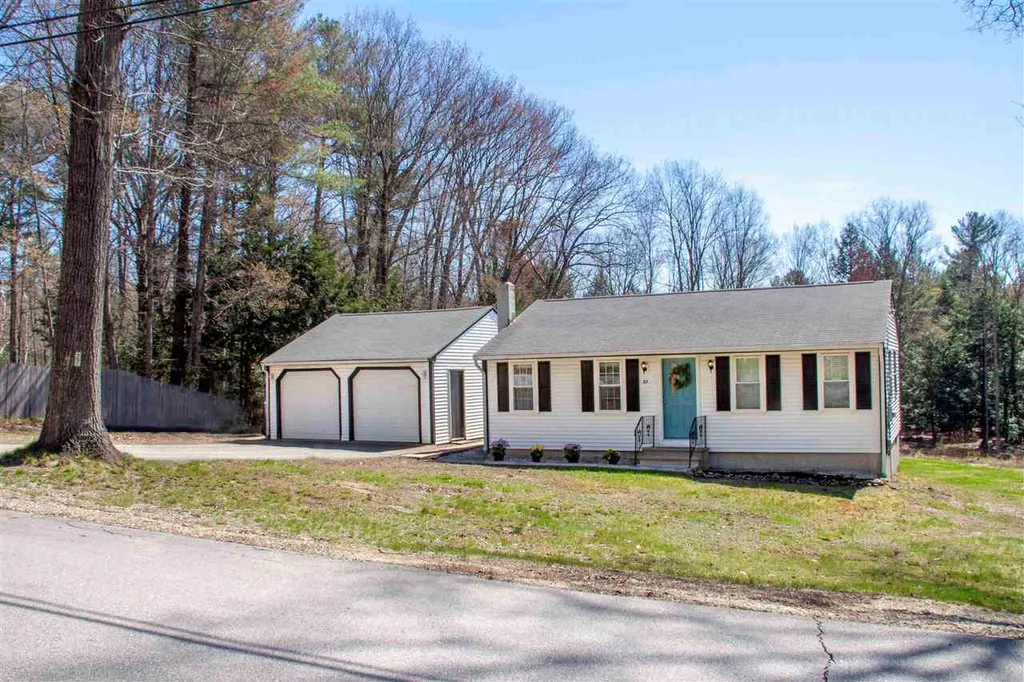 27 John Street Raymond NH 03077