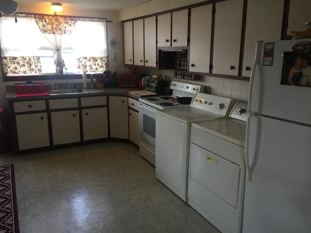 127 Main Street Colebrook NH 03576