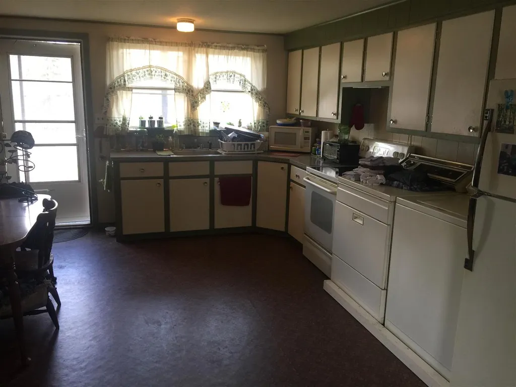 127 Main Street Colebrook NH 03576